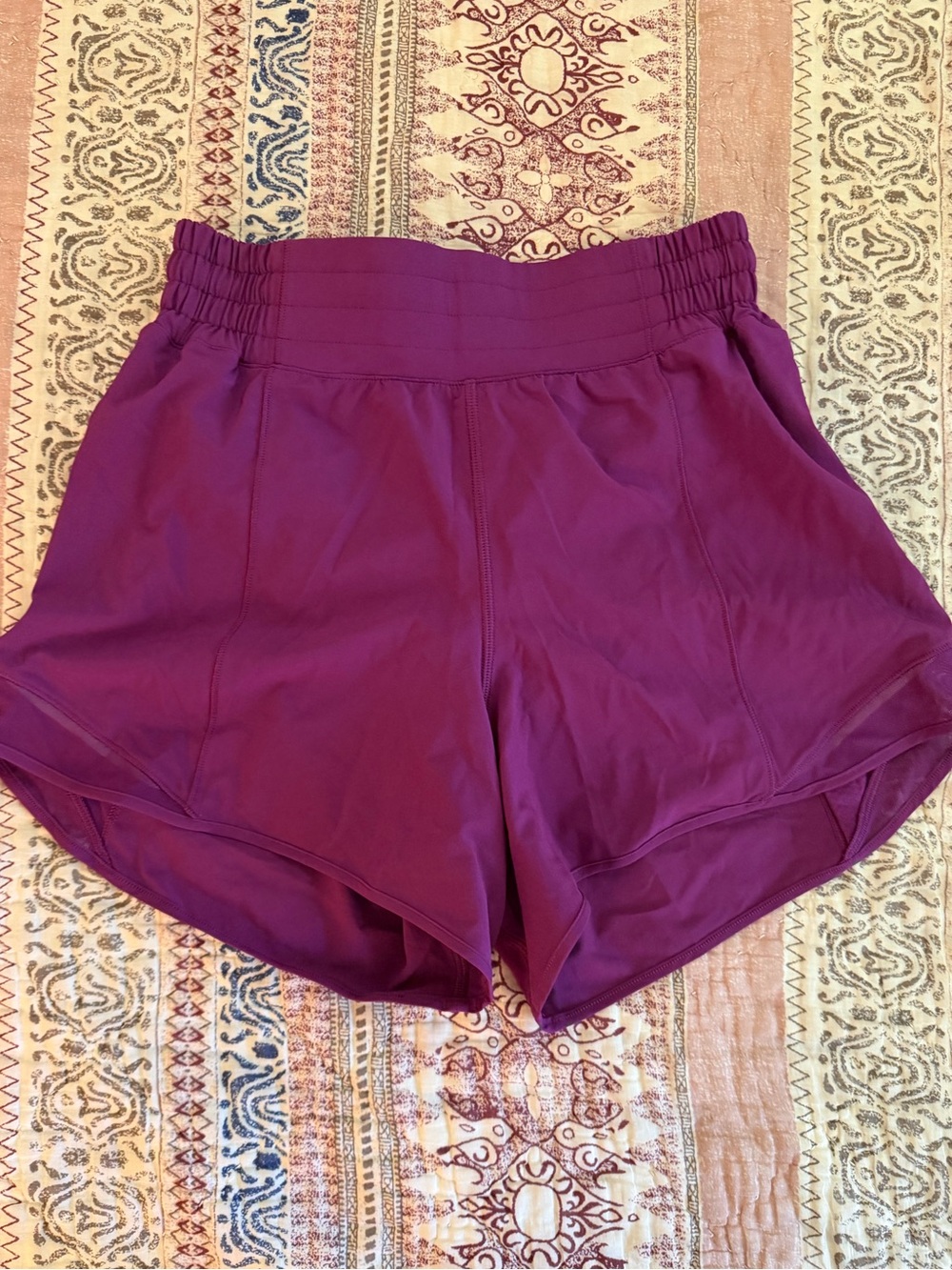lululemon hotty hot high-rise shorts